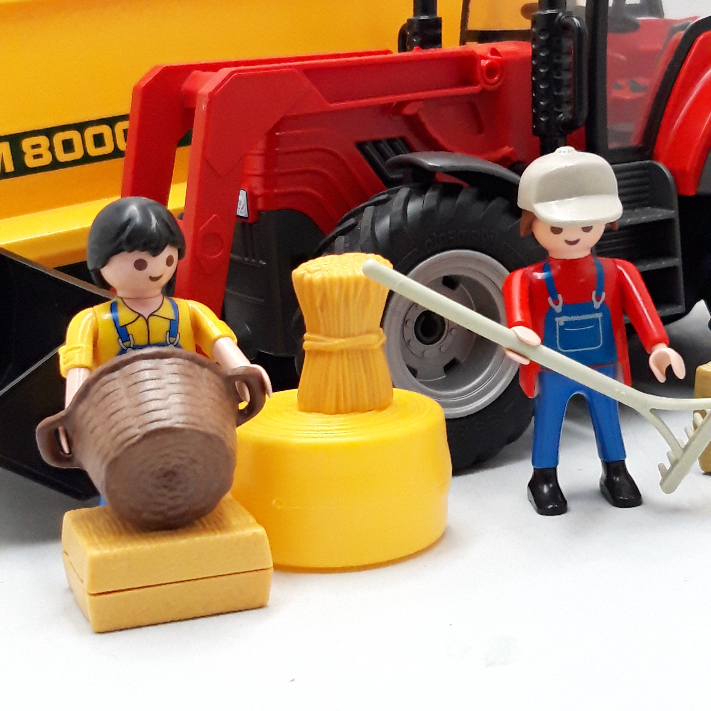 Playmobil 'Grand tracteur avec remorque' référence 70131, 11 pièces Bon état - Vue 4 - 